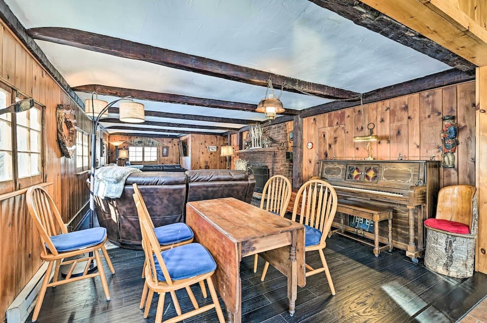 All Year-round Retreat Near Windham Mountain