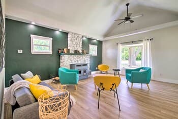 Bright Home w/ Fire Pit, Near Back 40 Trail!