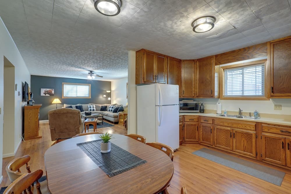 'badlands Suite' < 1 Mi to Teddy Roosevelt Park!