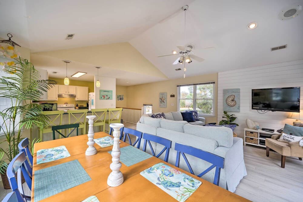 Coastal Home w/ Community Pool < 2 Miles to Beach!