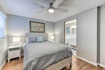 Coastal Brigantine Cottage: Walk to Beaches