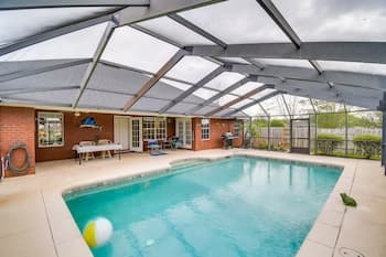 Gulf Shores Getaway w/ Heated Pool: 8 Mi to Beach!