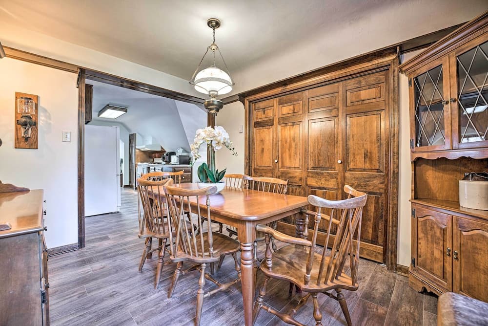 Gorgeous Bremen Home With Lake Access & Yard!