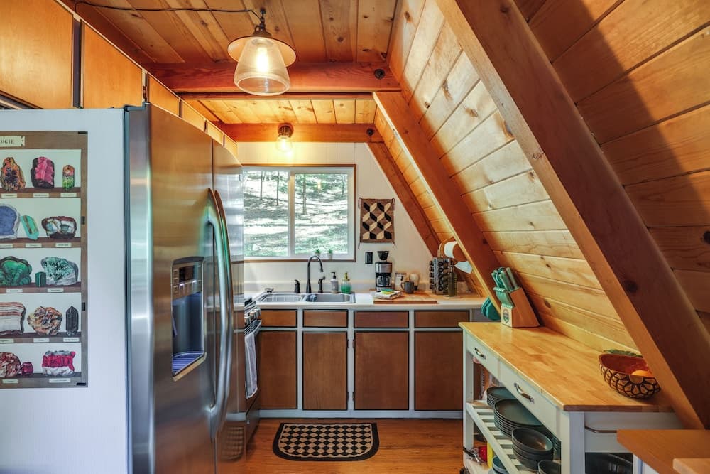 Decks, Grills + Fire Pit: Camp Connell Hideaway!