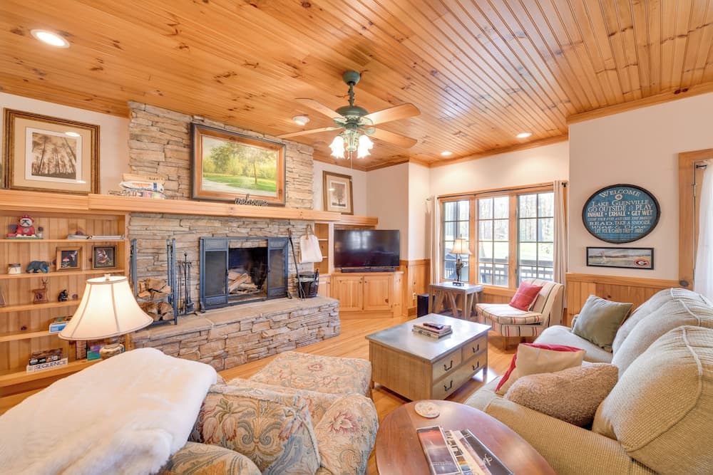 Deck & Golf Course Views: Inviting Cashiers Condo