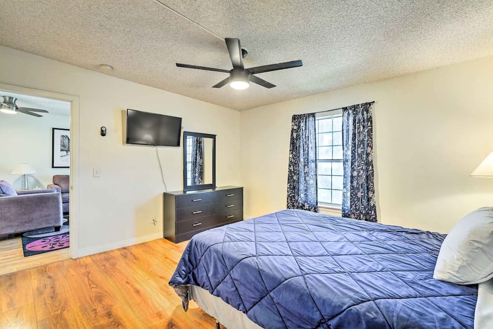 Las Vegas Condo: Explore The Strip & Downtown