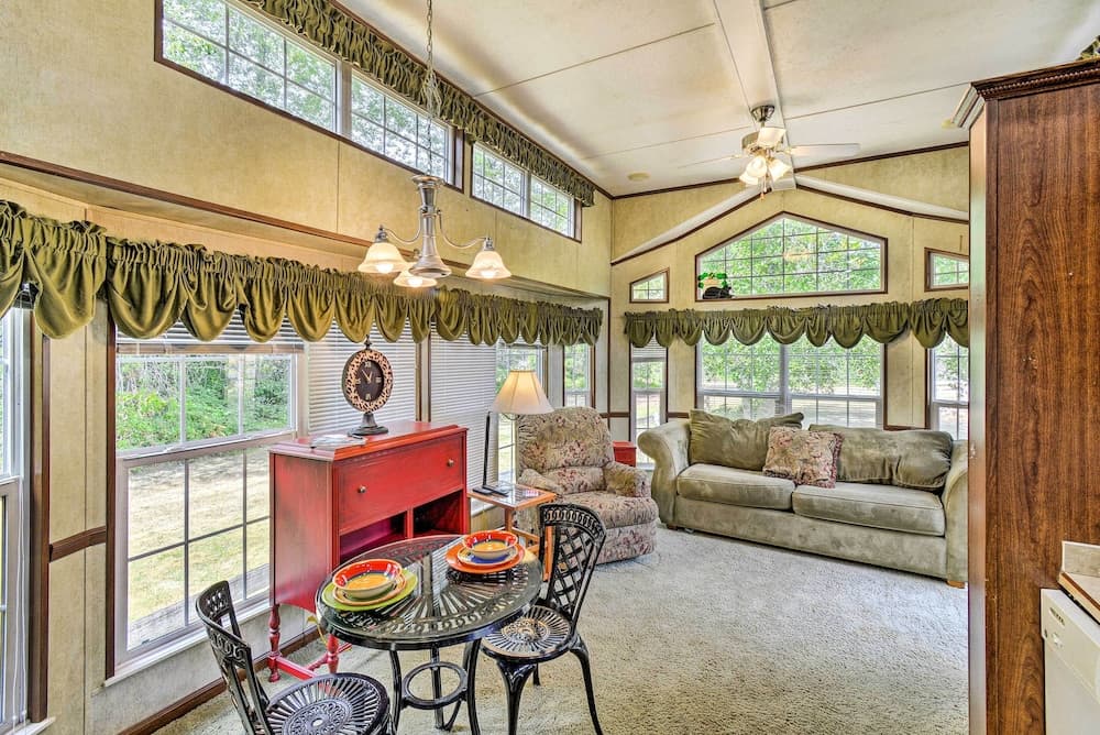 Cozy Gig Harbor Cottage ~ 2 Mi to Case Inlet!