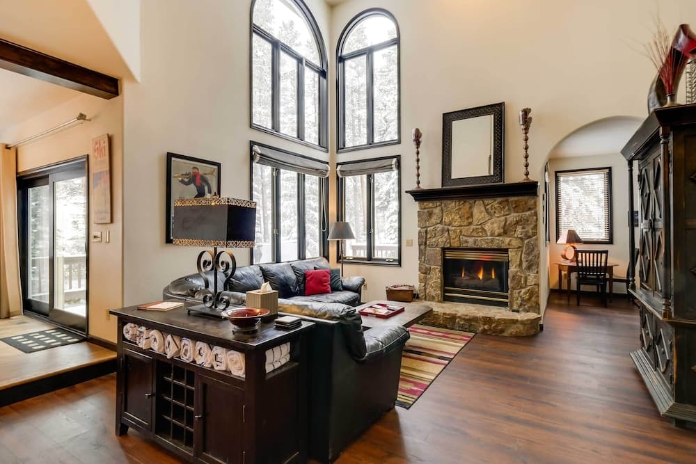 Hot Tub & Ski Shuttle: Forested Breckenridge Home!