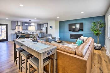 Chic Bentonville Home ~ 1 Mi From Downtown!