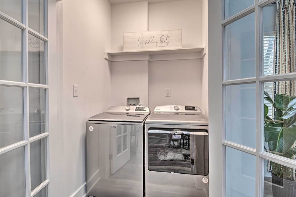 Indianapolis Vacation Home: 3 Mi to Dtwn!