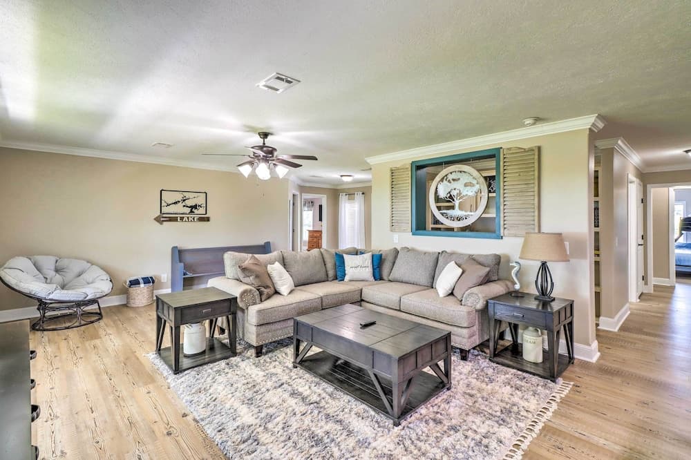 Lakeview Edgemont Escape w/ Fire Pit + Grill!