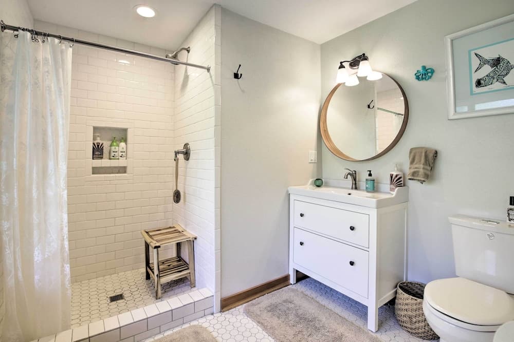 Private Rockaway Beach Retreat: 2 Blocks to Ocean!