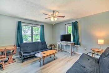 Pet-friendly Lakefront Cabin w/ Boat Rentals!