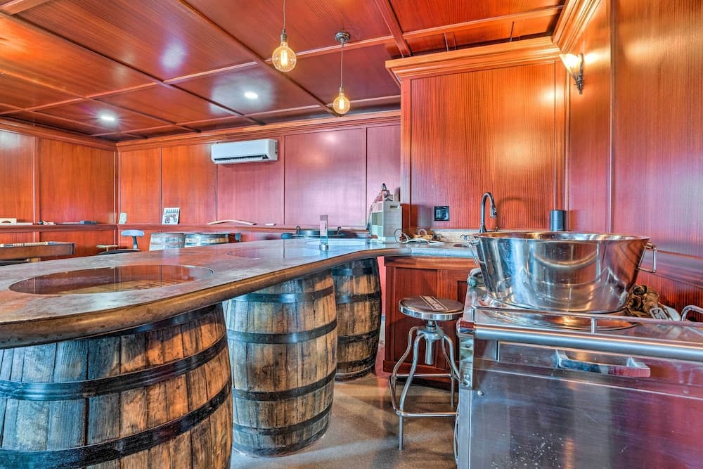 Quincy Home on Lavender Farm w/ River Views!