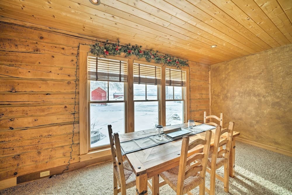 'the Farmstead' on 10 Acres w/ Mountain Views!