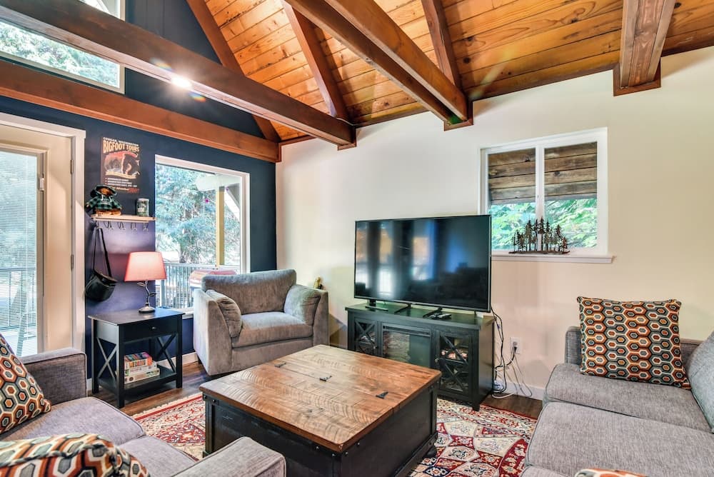 Rustic Cougar Cabin w/ Wood-burning Fire Pit!