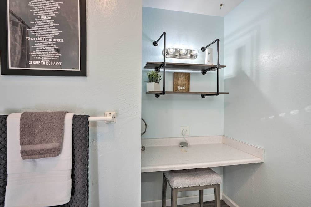 Jackson Escape w/ Hot Tub & Mtn Views!