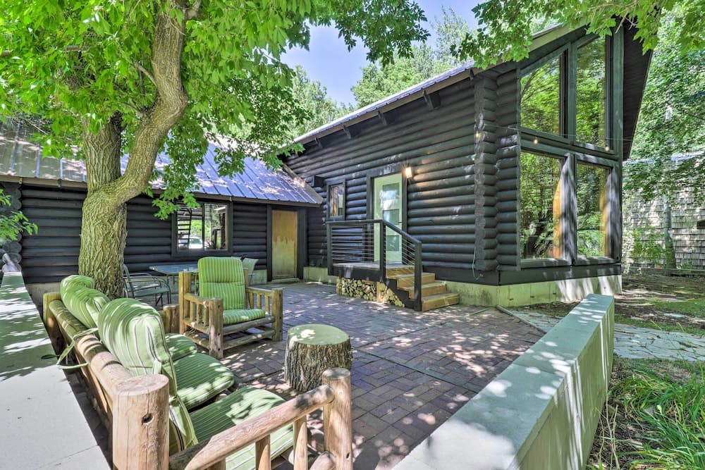 Provo Cabin w/ Mountain Views, Babbling Creek