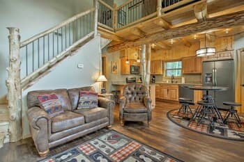 Timber Home: Walk to Slopes & N Conway Shops!