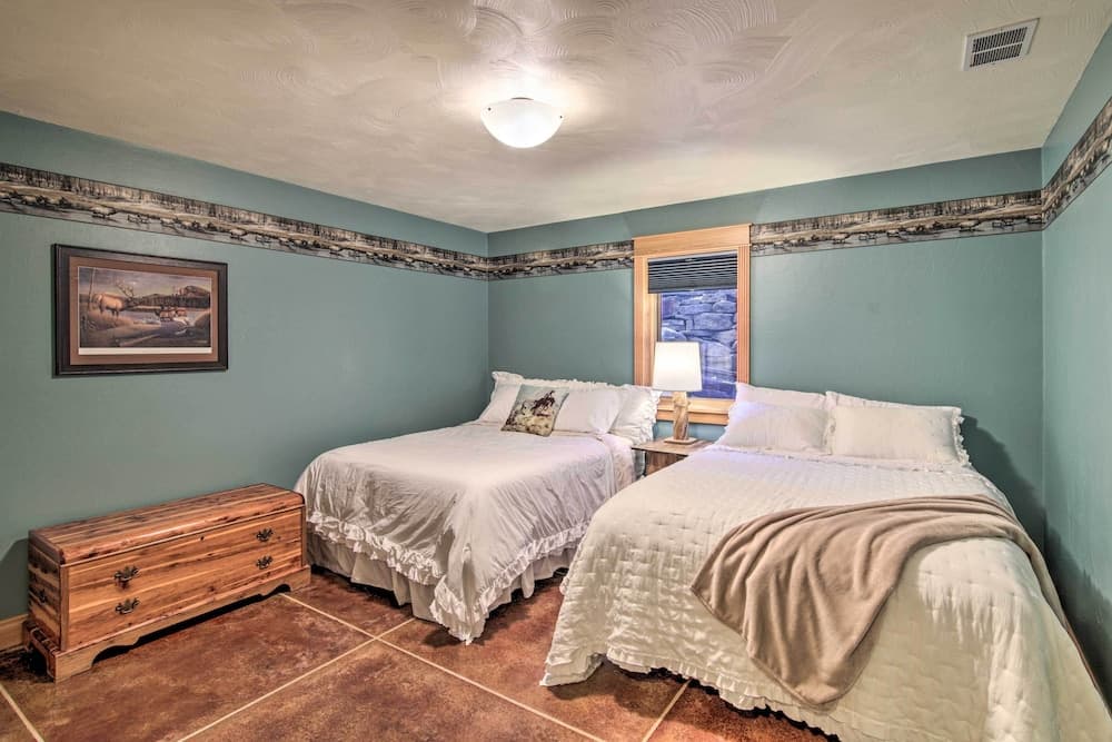 Bozeman Getaway on the Prairie w/ Patio & Grill