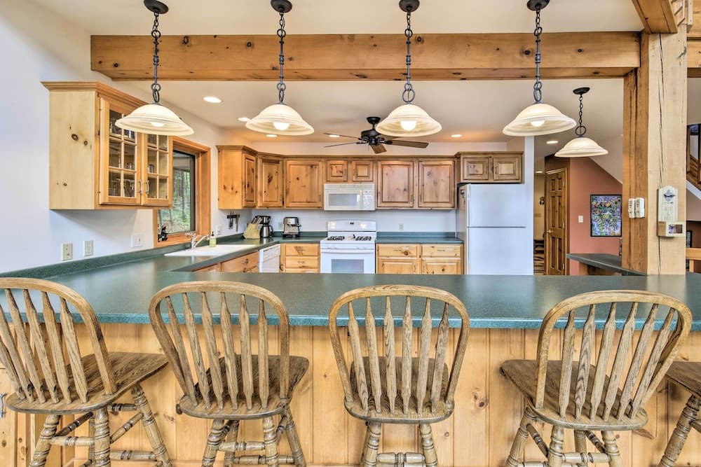 Waterfront Lake Tomahawk Cabin w/ Game Room!