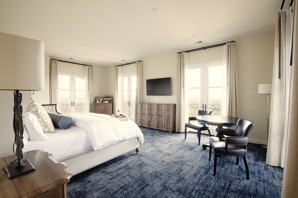 Black Walnut Inn & Vineyard