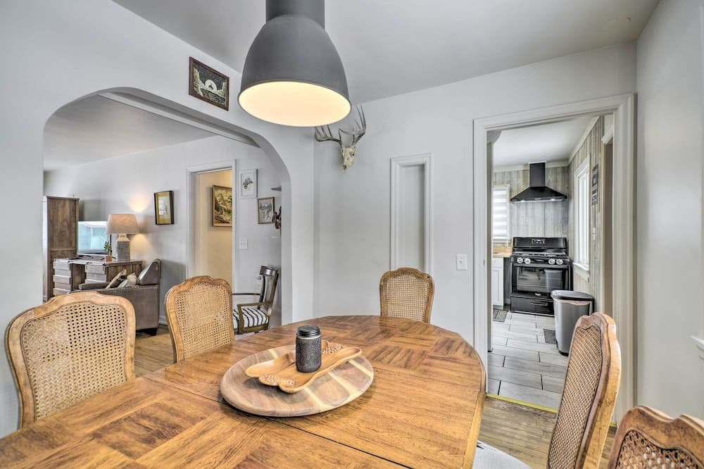 Central Thermopolis Home: 1 Mi to Hot Springs!