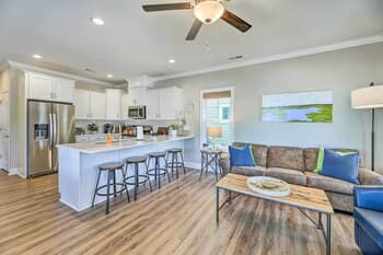 Beaufort, NC, Vacation Rental w/ Pool Access