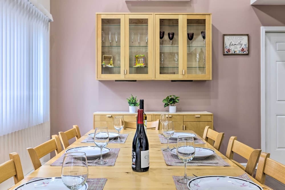 15 Mi to Skiing: Charming Tobyhanna Cottage!