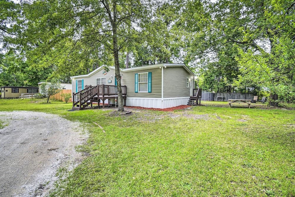 Charming Supply Home < 2 Mi to Holden Beach!