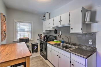 Cleveland Heights Home - 6 Mi to Downtown