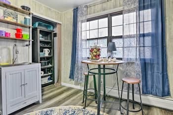 Clio Apt on 3 Acres, 14 Mi to Frankenmuth!