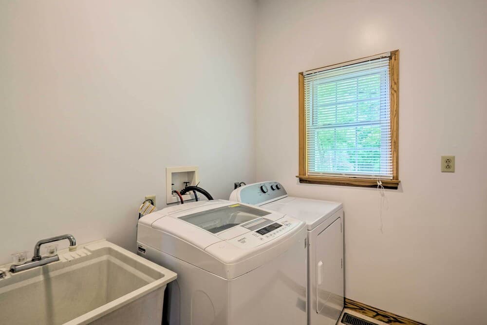 Charming Boydton Retreat ~ 5 Mi to Kerr Lake!