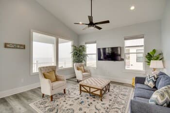 Coastal Mississippi Retreat - Deck & Beach Views!