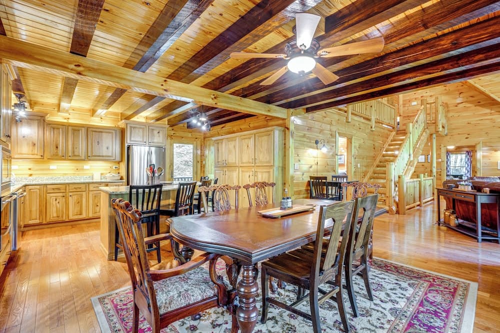 Hike, Fish & Golf: Burnsville Retreat w/ Deck!