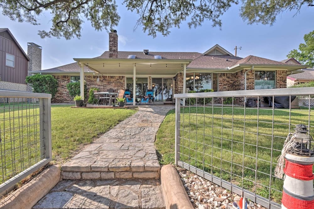 Lakefront Granbury Getaway: Boat, Swim & Fish