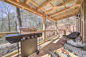 Modern Cabin w/ Fire Pit < 3 Mi to Trails!