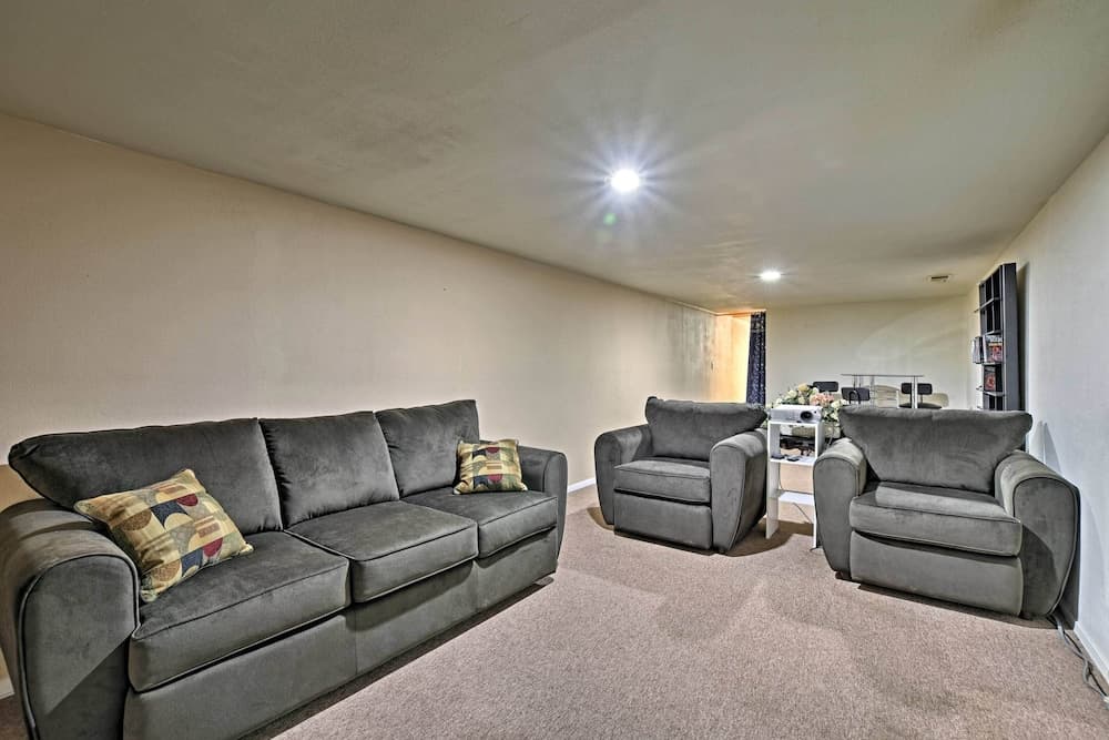 Mom's Place in Jemez - 1 Mi to Hot Spring