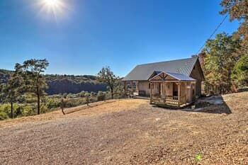 Mountain View Hideaway w/ Outdoor Fireplace!