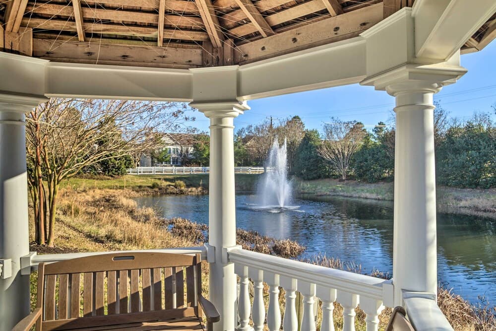 2 Mi to Bethany Beach: Condo w/ Deck & Pool Access