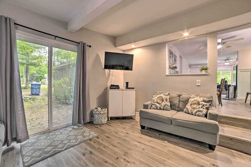 Vacation Rental In-between Houghton & Higgins Lake