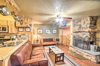 Rustic Condo w/ Patio: Walk to Angel Fire Resort!