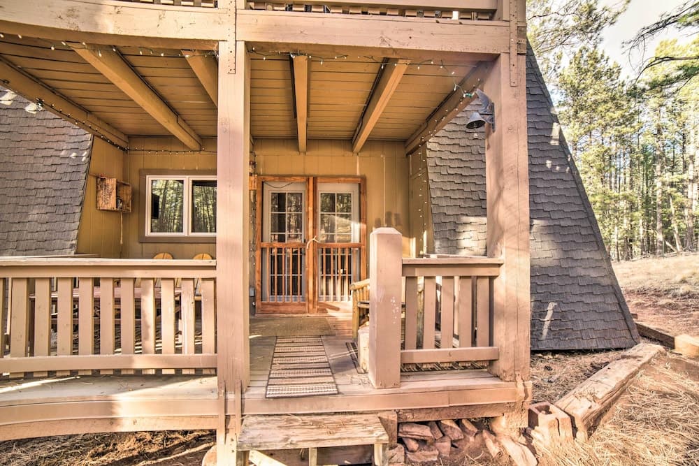 Rustic Condo w/ Patio: Walk to Angel Fire Resort!