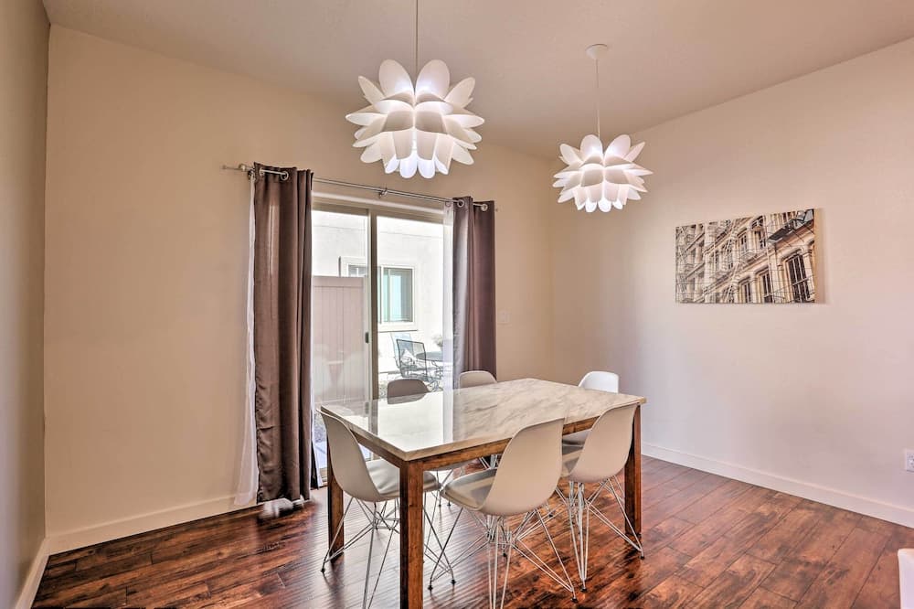 Sleek & Modern Townhome ~ 11 Mi to Dtwn Boise