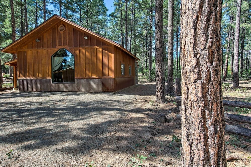 Mancos Cabin Rental on 80 Acres w/ Mountain View!