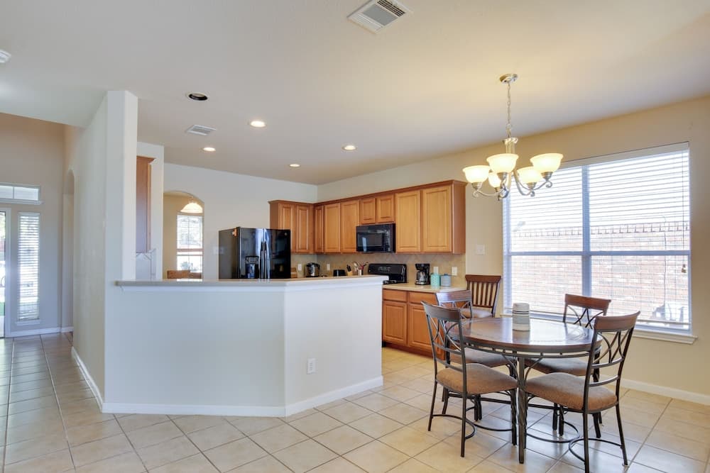 Pool Access: San Antonio Getaway w/ Deck!