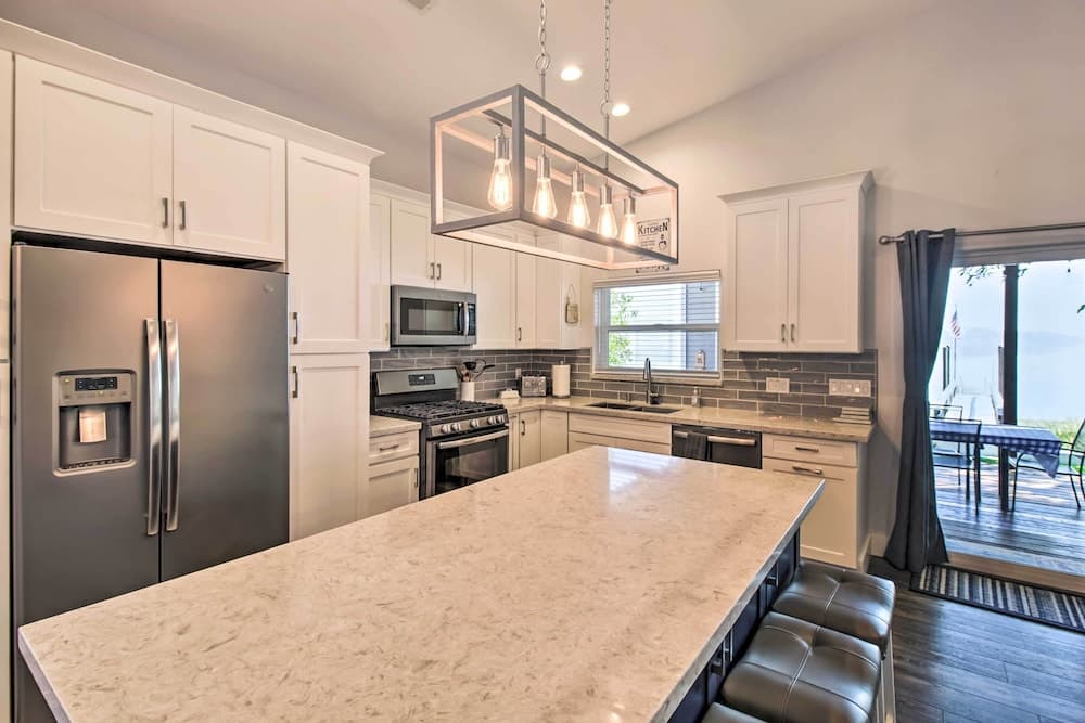 Spacious Lakeport House on Clear Lake w/ Dock