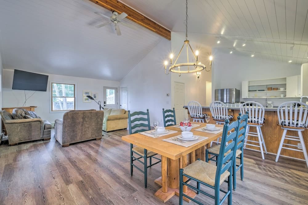 Walloon Lake Vacation Rental: Walk to Water!