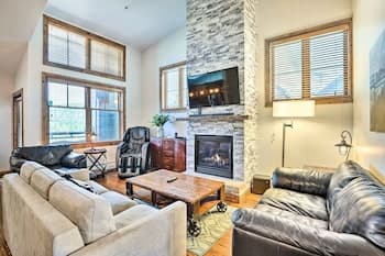 Winter Park Condo w/ Mountain Views + Hot Tub