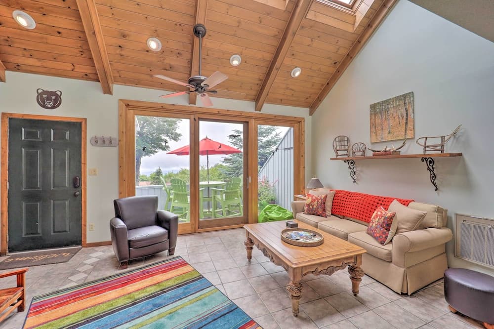 Beech Mountain Ski Condo w/ Private Balcony!